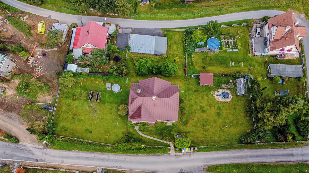 Prodej rodinného domu 600 m², pozemek 1656 m² – fotografie 3