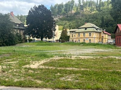 Pronájem komerčního pozemku 1300 m²