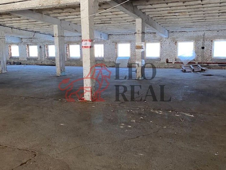 Комерційне приміщення в оренду, 1 850 м² (4 з 8)