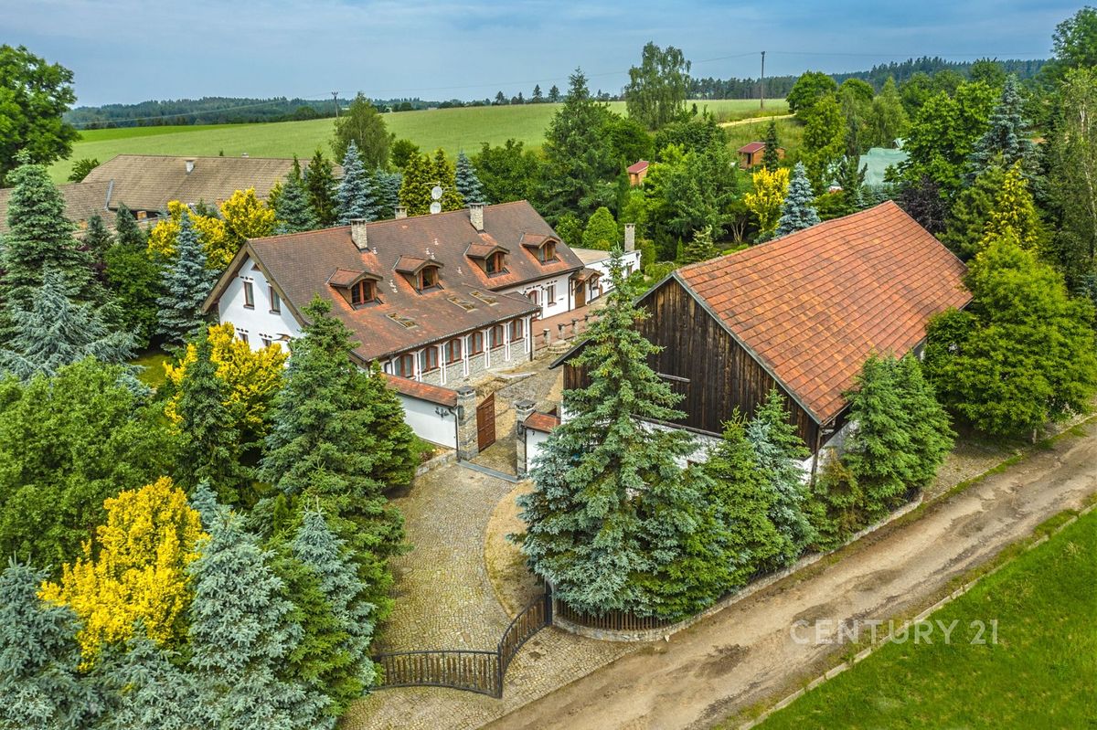 Prodej rodinného domu 663 m², pozemek 4988 m² – fotografie 3