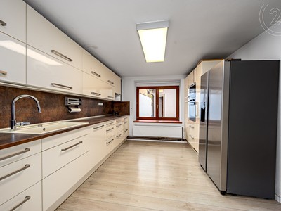 Prodej domu, 231 m² (3 z 54)