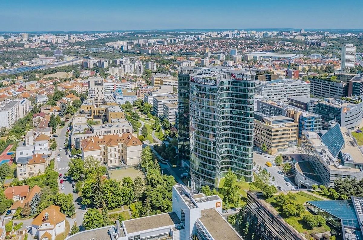 Pronájem kanceláře 550 m²