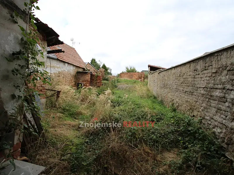Prodej stavebního pozemku 471 m², Hodonice – náhled fotky 2