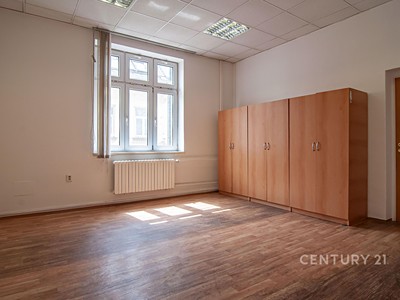 Комерційне приміщення в оренду, 74 м² (2 з 5)