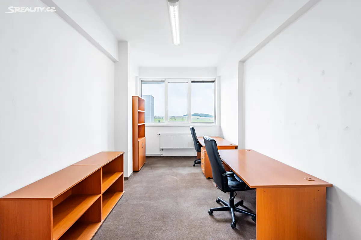 Pronájem kanceláře 33 m² – další
