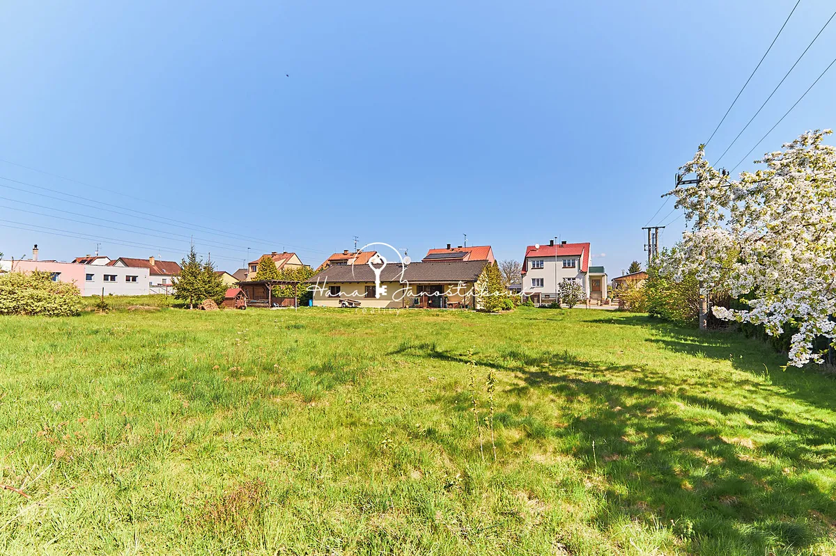 Prodej stavebního pozemku 1039 m²