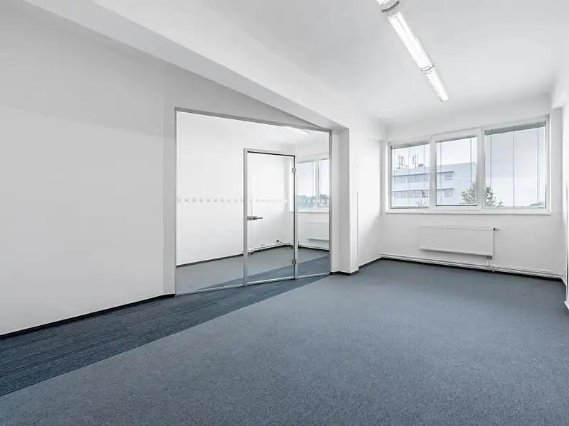 Pronájem kanceláře 33 m², Mníšek pod Brdy – náhled fotky 1