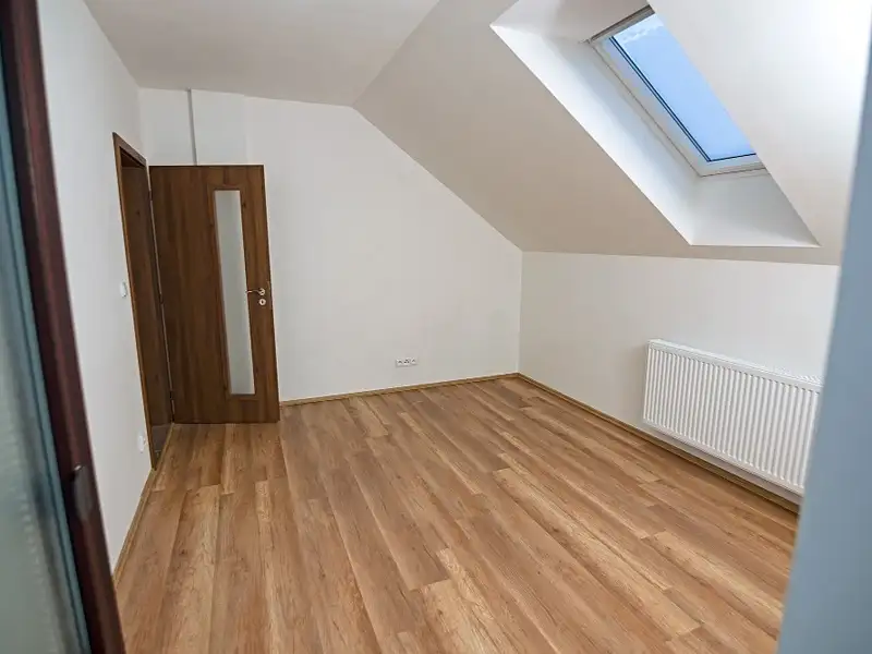 Pronájem bytu 4+kk 155 m², Šestajovice – náhled fotky 3