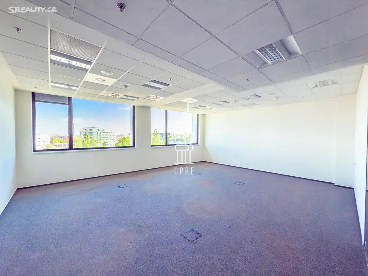 Pronájem kanceláře 902 m² – další