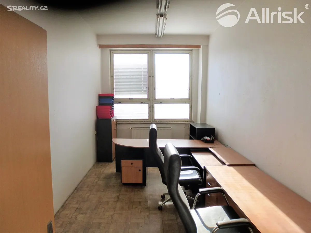 Pronájem výrobní haly, prostoru 900 m² – další