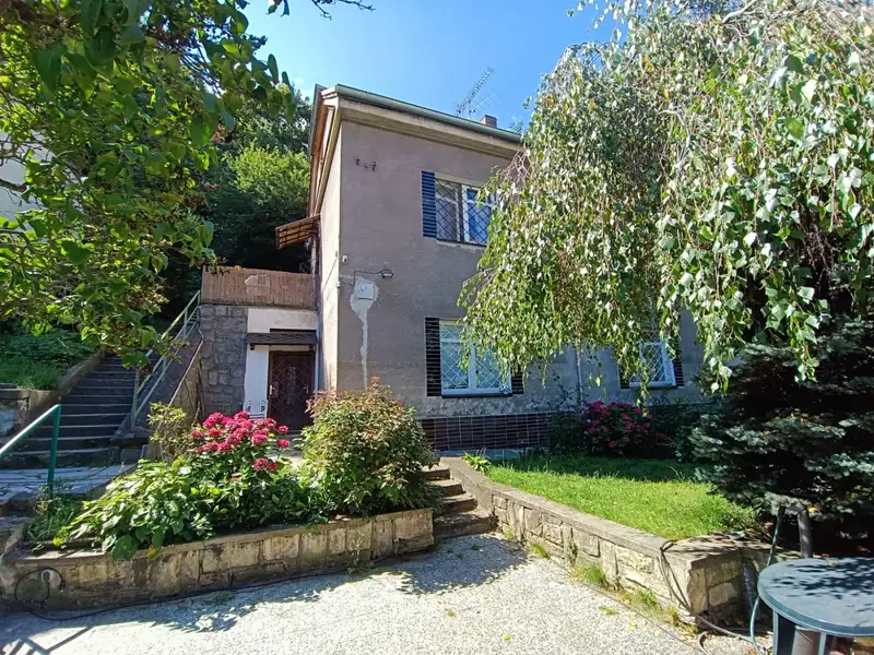Prodej rodinného domu 180 m², pozemek 538 m², Praha – náhled fotky 1