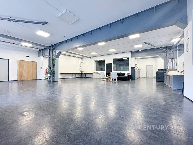 Комерційне приміщення в оренду, 1 920 м² (24 з 25)