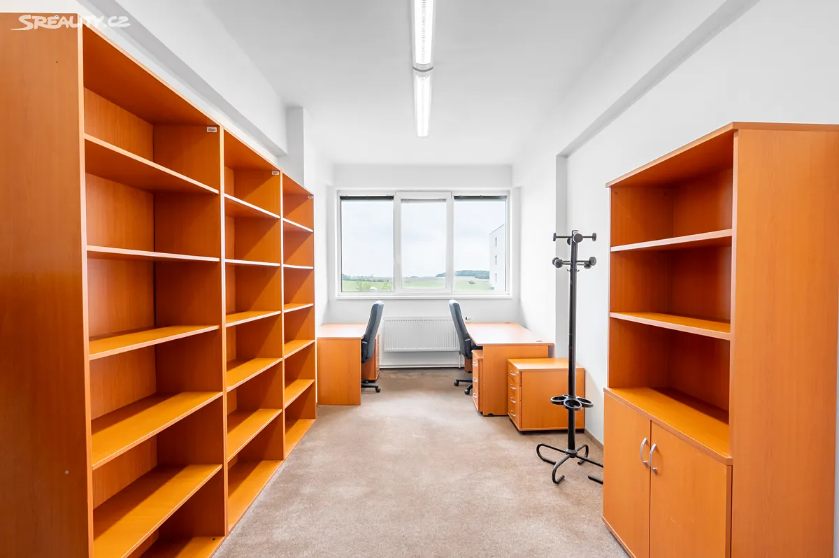 Pronájem kanceláře 33 m² – pohled 5
