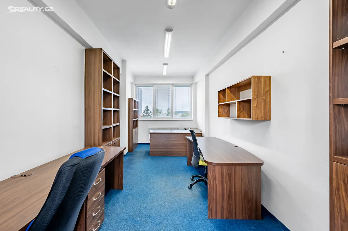Pronájem kanceláře 33 m² – pohled 3