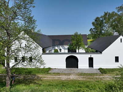 Prodej  rodinného domu 1 156 m², pozemek 77 270 m²