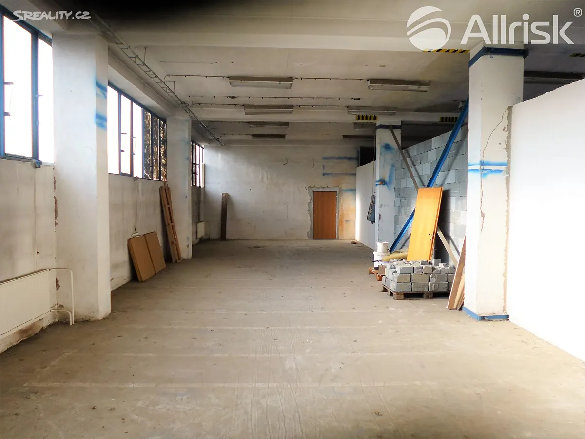 Pronájem výrobní haly, prostoru 900 m² – pohled 4