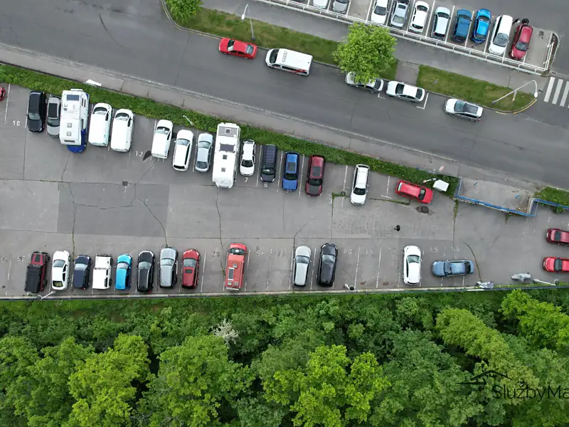 Pronájem garážového stání 15 m², Praha – náhled fotky 1