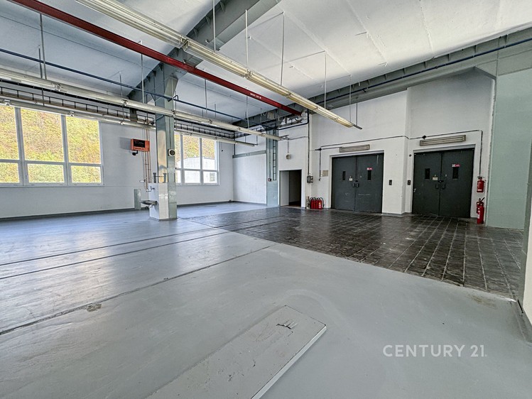 Комерційне приміщення в оренду, 1 920 м² (3 з 25)