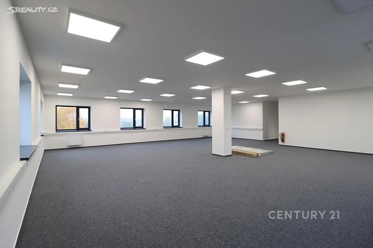 Pronájem kanceláře 250 m², Brno