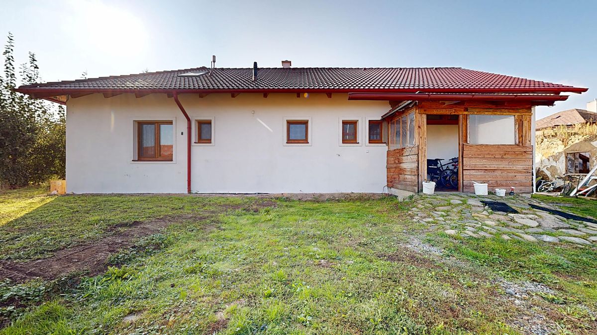 Prodej rodinného domu 121 m², pozemek 1546 m² – fotografie 2