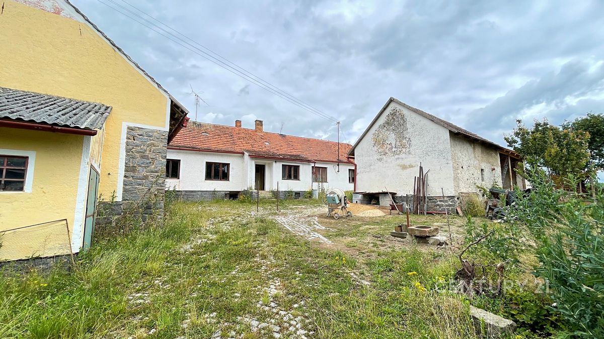 Prodej rodinného domu 263 m², pozemek 1473 m² – fotografie 2