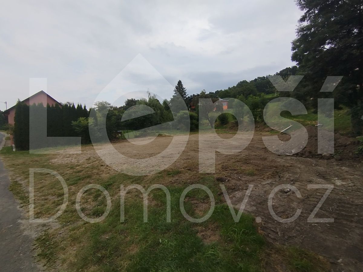 Prodej stavebního pozemku 680 m², Vápenná – fotka 1 z 3