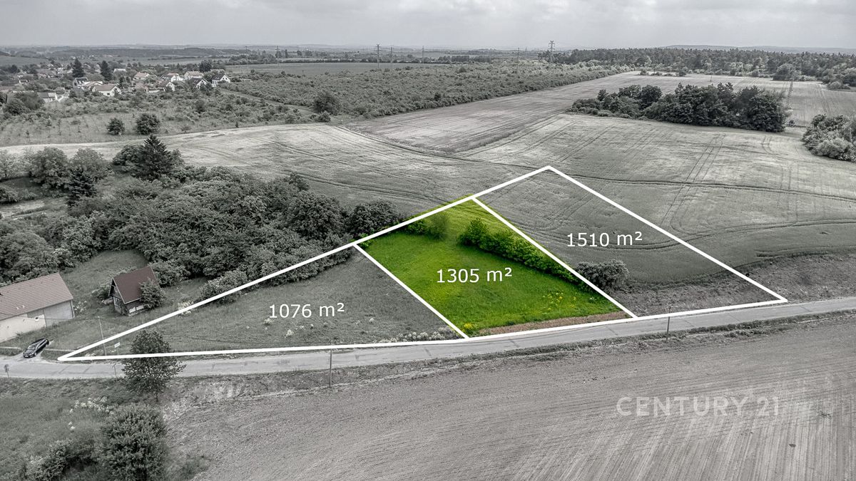 Prodej stavebního pozemku 1305 m²