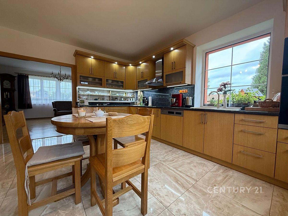 Prodej rodinného domu 275 m², pozemek 3605 m² – fotografie 4