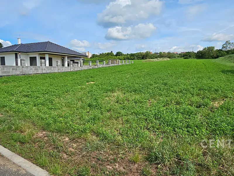 Prodej stavebního pozemku 1416 m², Moravský Krumlov – náhled fotky 1