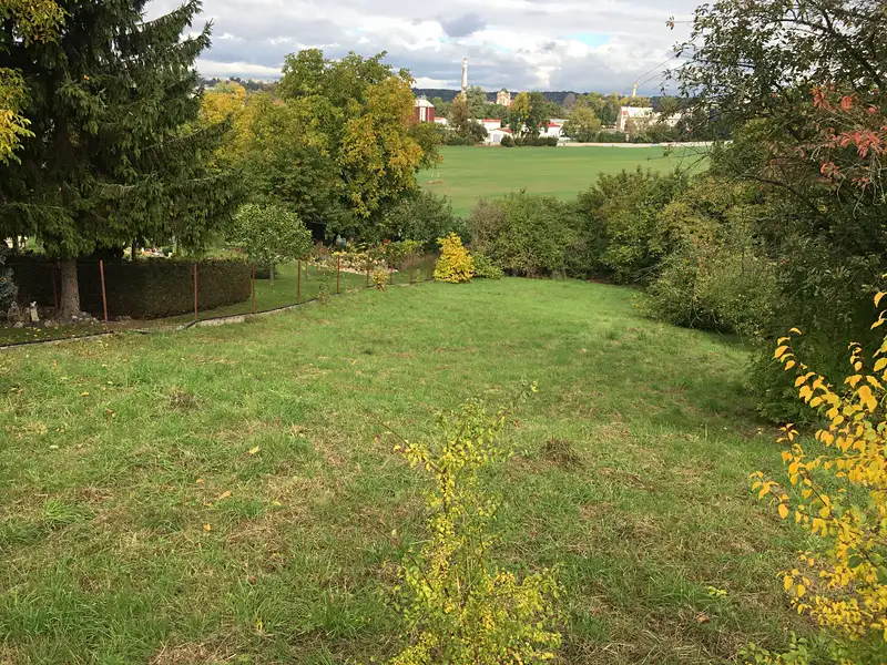 Prodej stavebního pozemku 1233 m², Žatec – náhled fotky 2