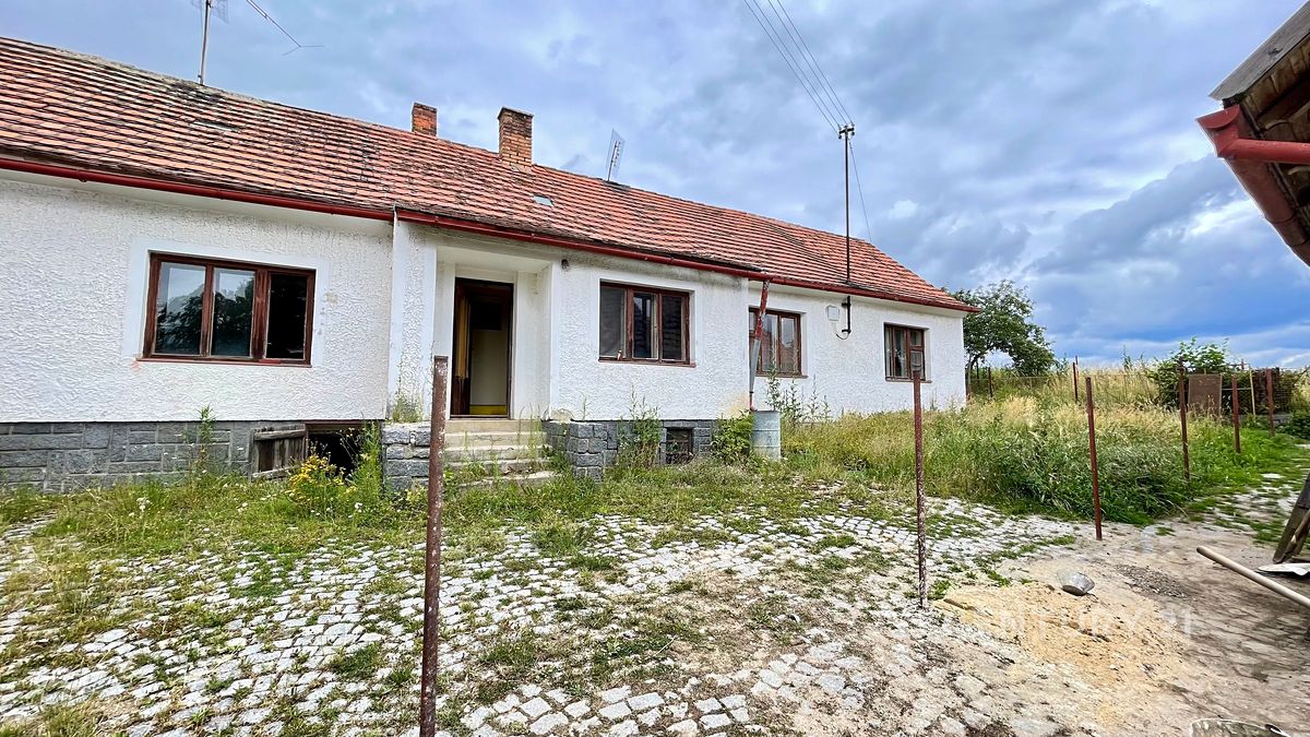 Prodej rodinného domu 263 m², pozemek 1473 m²