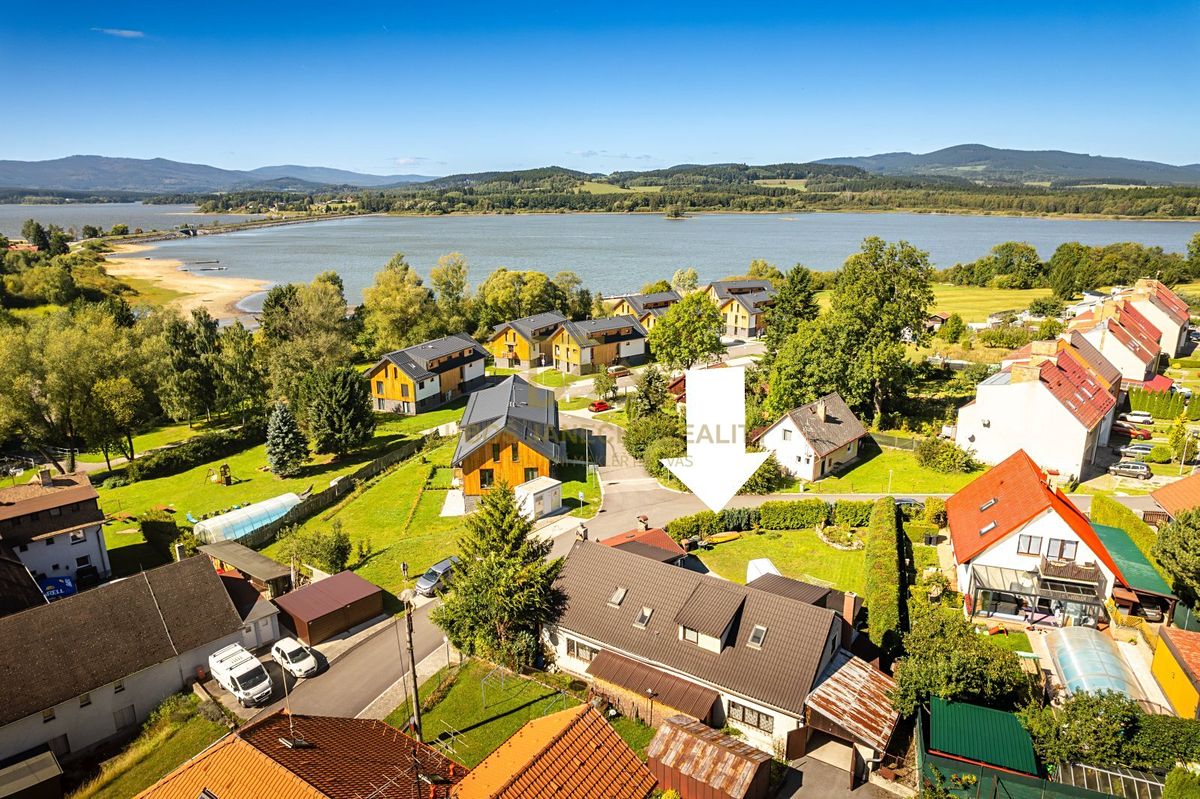 Prodej rodinného domu 210 m², pozemek 736 m² – fotografie 3