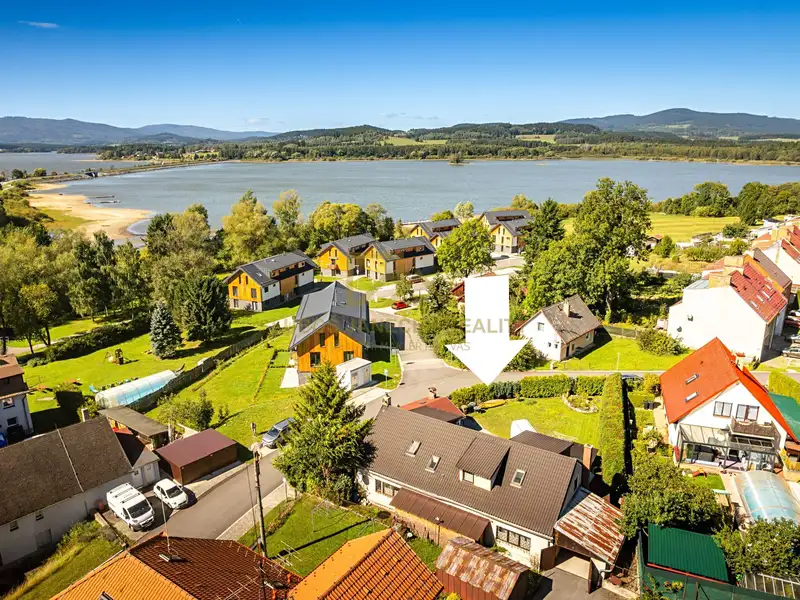 Prodej rodinného domu 210 m², pozemek 736 m², Černá v Pošumaví – náhled fotky 3