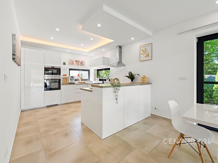 Будинок на продаж, 140 м² (4 з 34)