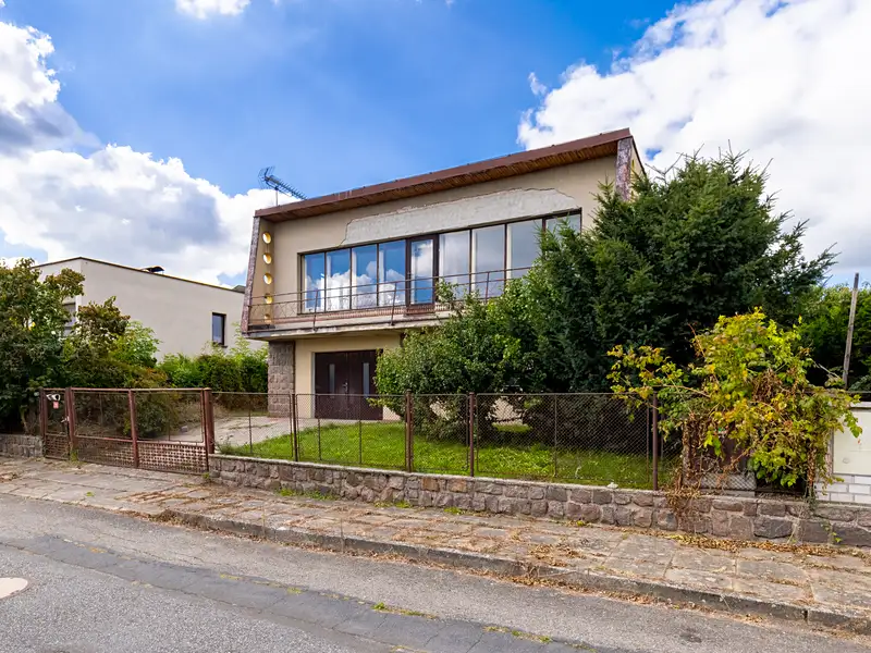 Prodej rodinného domu 166 m², pozemek 807 m², Týnec nad Labem – náhled fotky 2