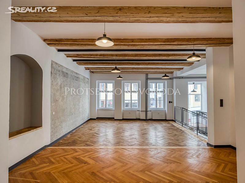 Pronájem obchodního prostoru 127 m², Třebíč