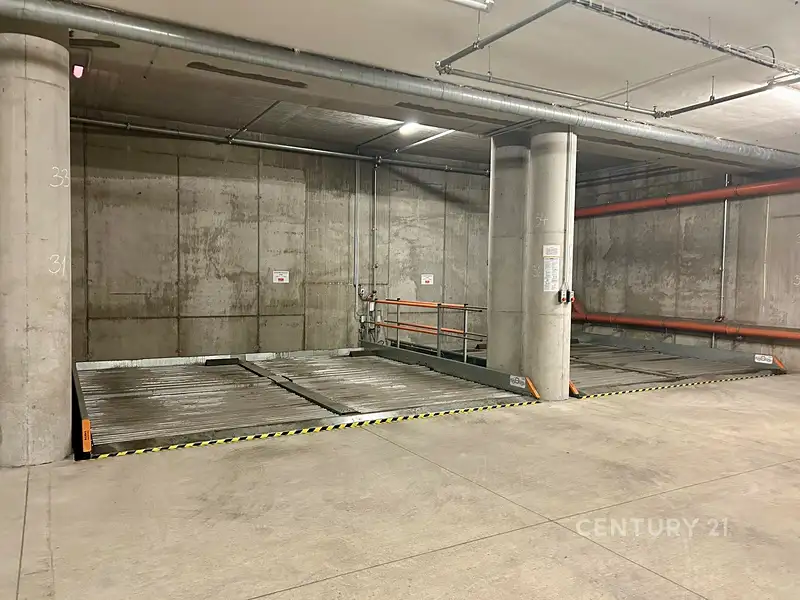 Pronájem garážového stání 14 m², Brno – náhled fotky 1
