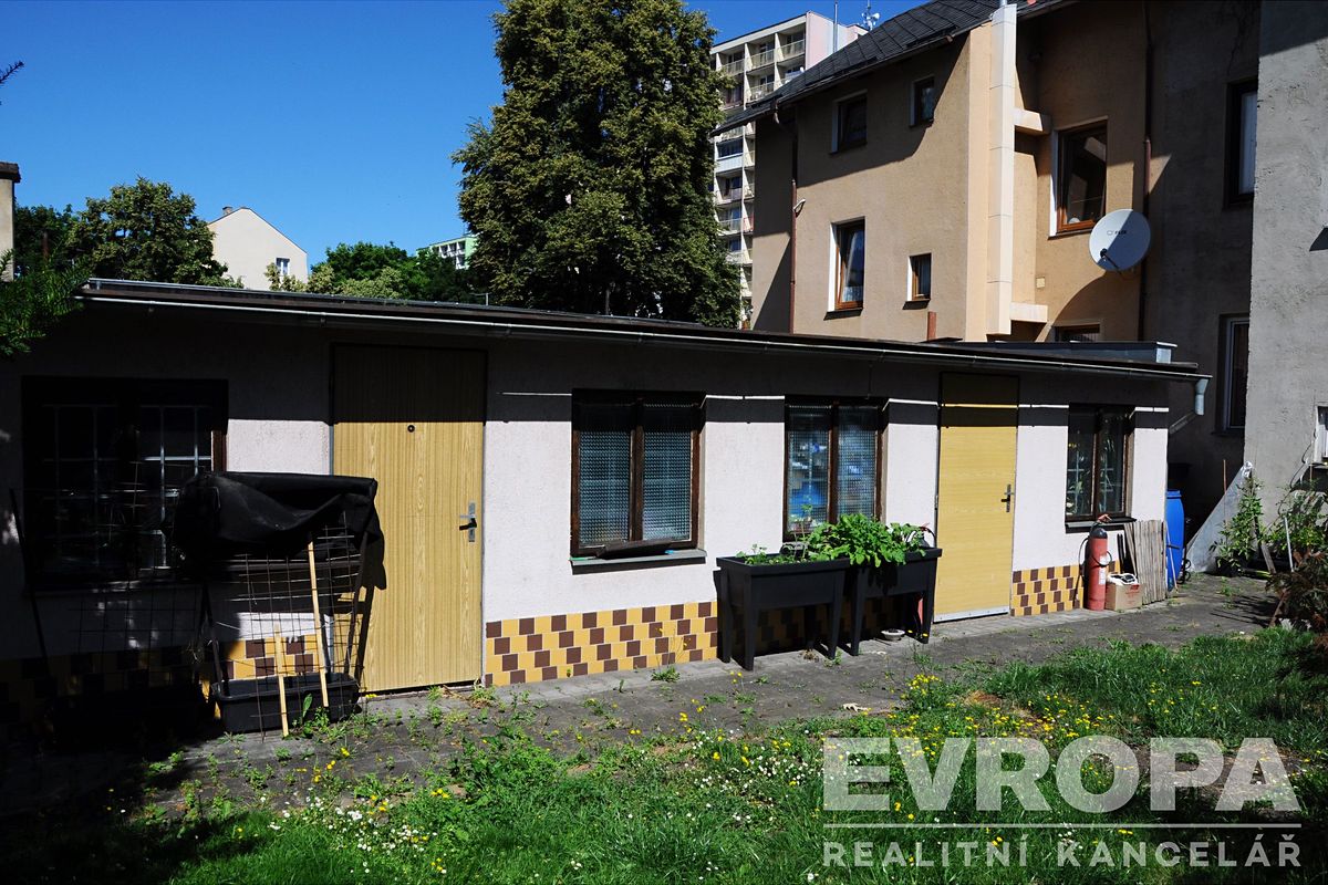 Prodej rodinného domu 160 m², pozemek 196 m² – fotografie 3
