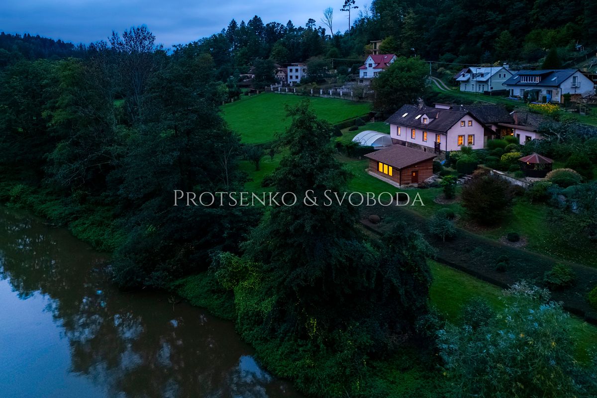 Prodej rodinného domu 257 m², pozemek 4348 m² – fotografie 3
