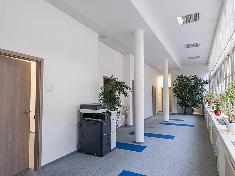 Pronájem kanceláře 300 m², Praha – náhled fotky 2