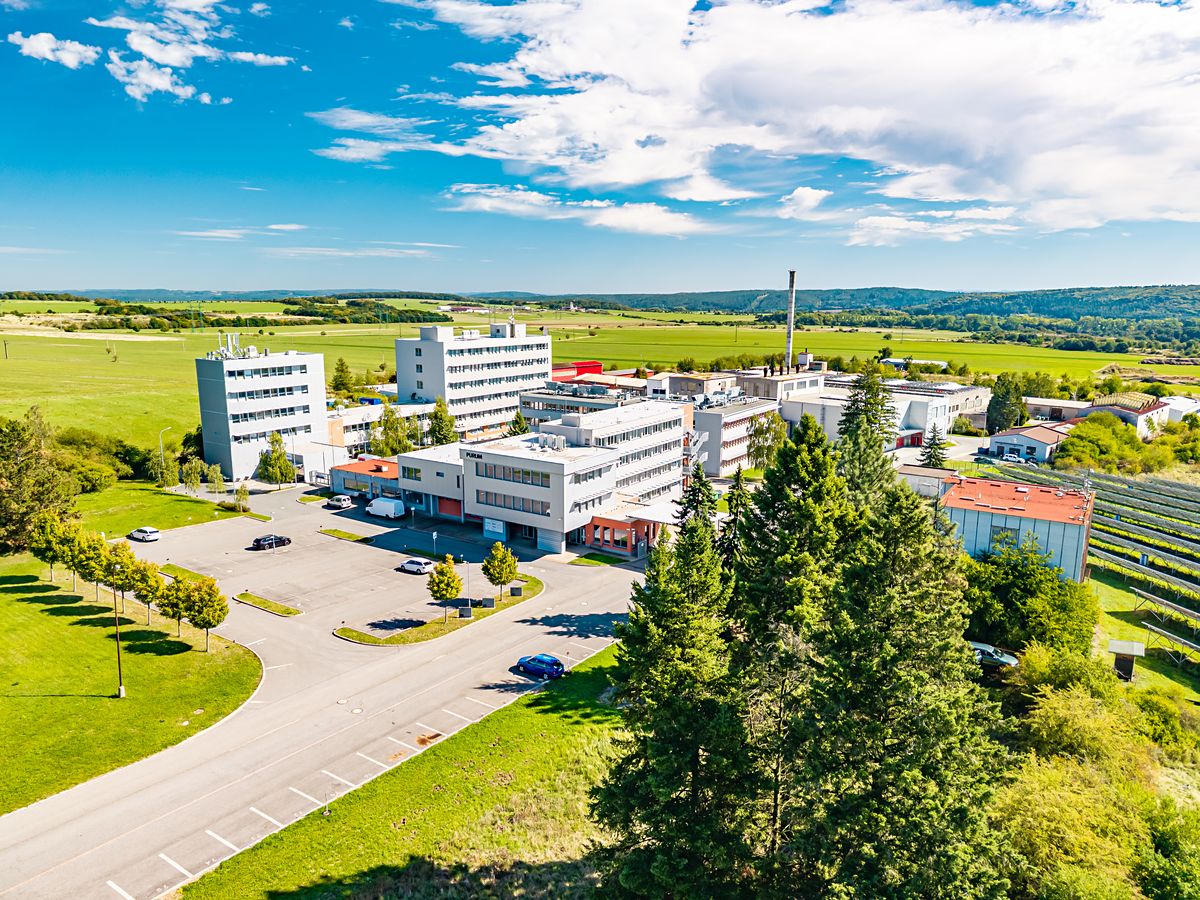 Pronájem kanceláře 422 m²