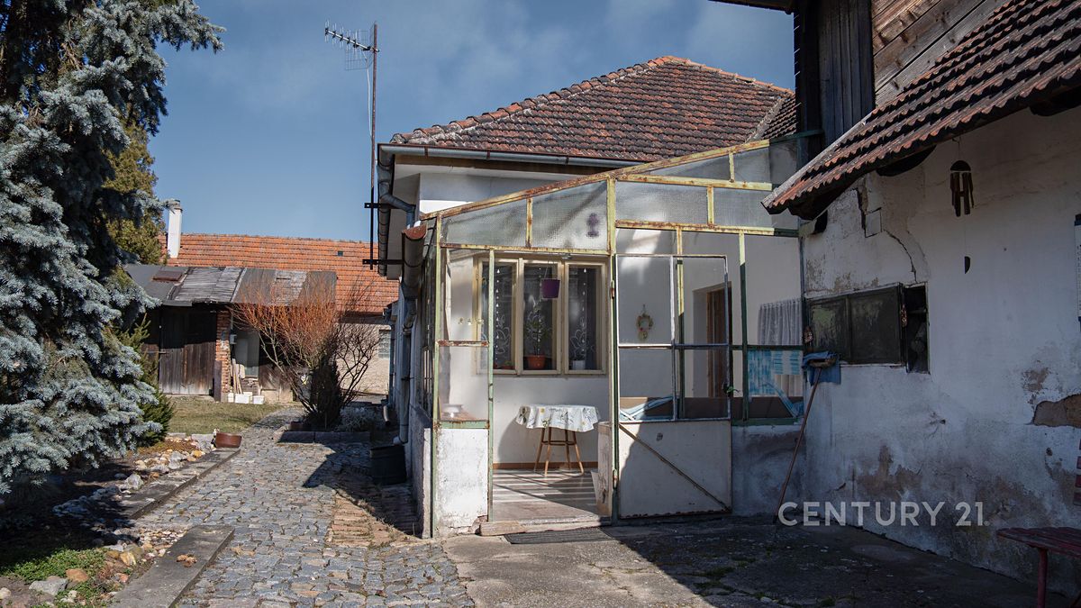 Prodej rodinného domu 186 m², pozemek 1322 m² – fotografie 4