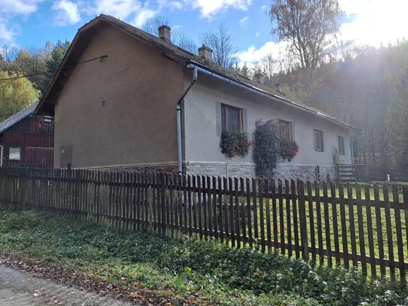 Prodej rodinného domu 227 m², pozemek 1580 m², Oskava – náhled fotky 1