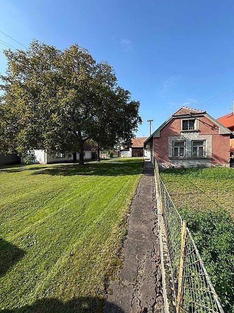Prodej vícegeneračního domu 604 m², pozemek 2085 m² – fotografie 3