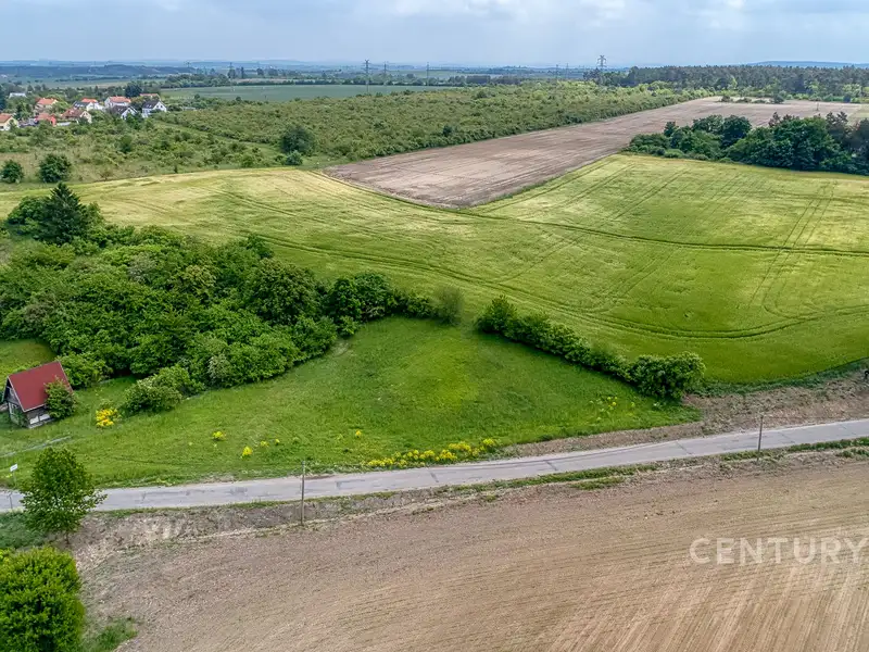 Prodej stavebního pozemku 1305 m², Chrást – náhled fotky 2