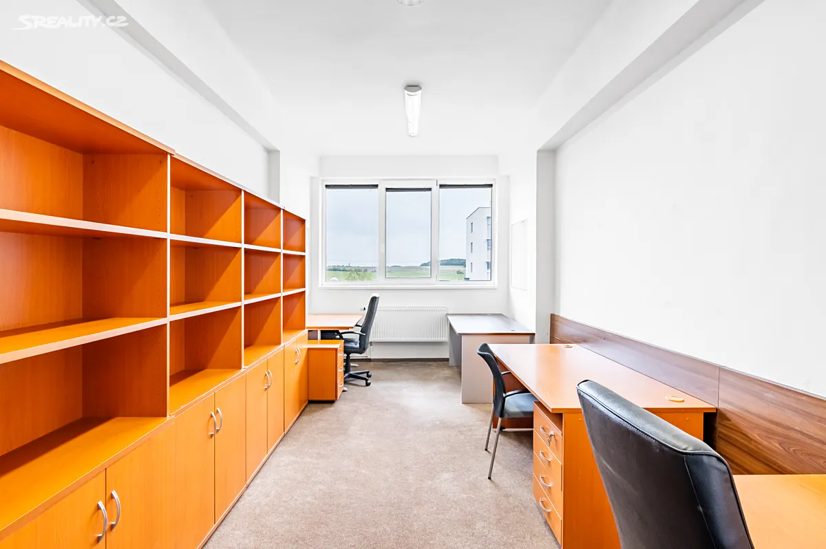 Pronájem kanceláře 33 m² – pohled 4