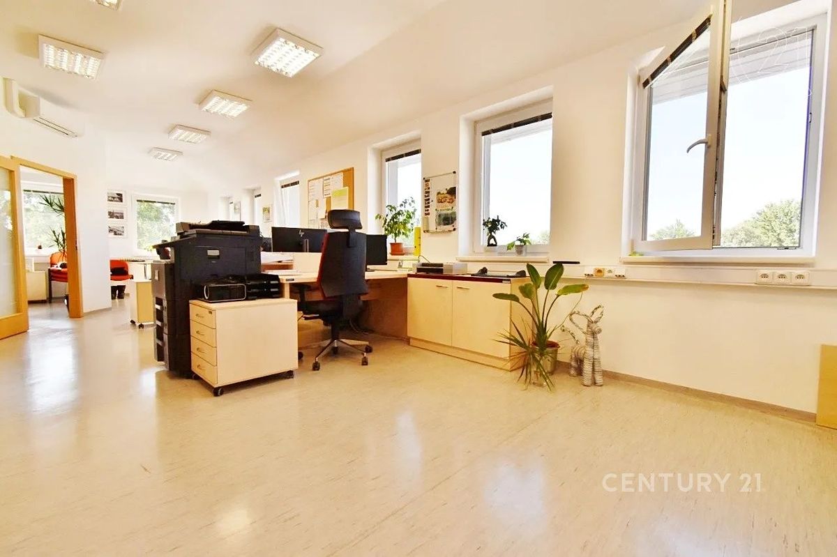 Pronájem kanceláře 72 m² – fotografie 5