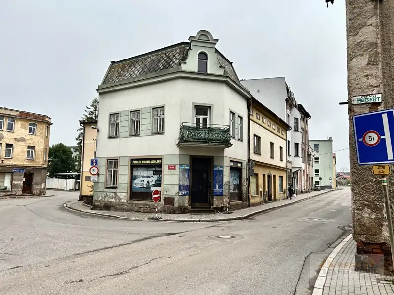Prodej vícegeneračního domu 315 m², pozemek 235 m², Broumov – náhled fotky 1