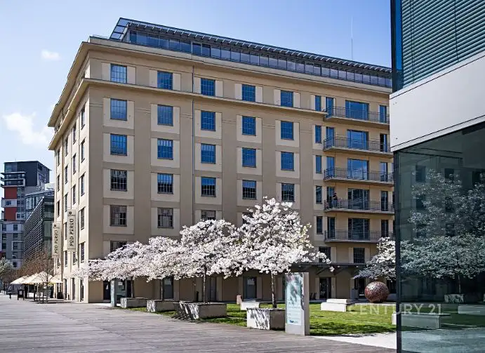 Pronájem kanceláře 650 m², Praha – náhled fotky 1