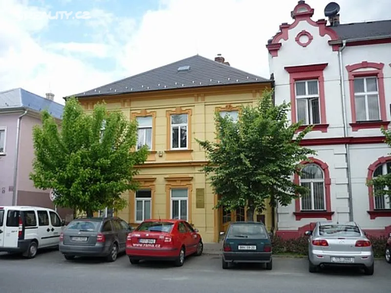 Prodej rodinného domu 495 m², pozemek 694 m²
